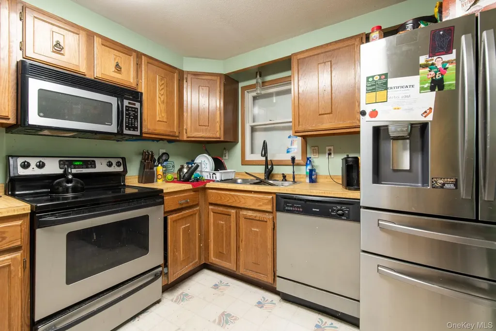 10 Mahar Drive Poughkeepsie NY 12601
