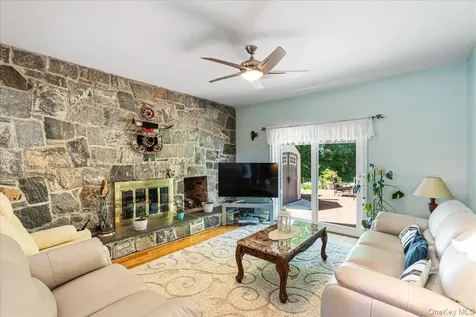 4 High Court Bayville NY 11709