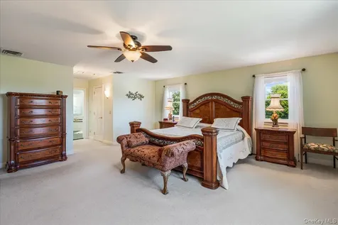 4 High Court Bayville NY 11709