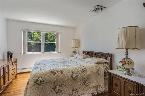 4 High Court Bayville NY 11709