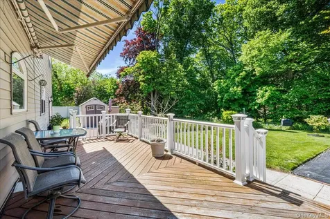 4 High Court Bayville NY 11709