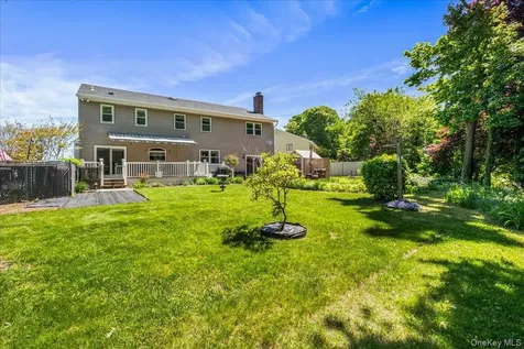 4 High Court Bayville NY 11709