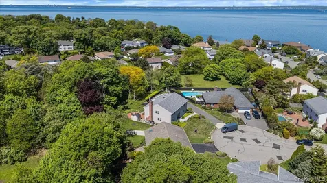 4 High Court Bayville NY 11709