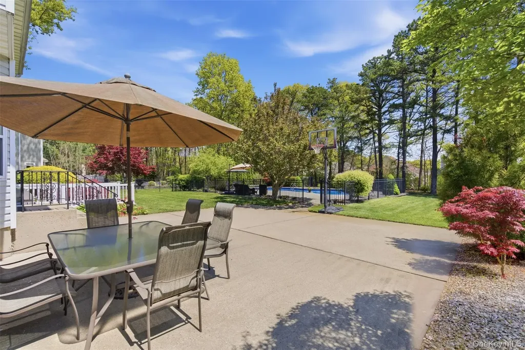 15 Framingham Lane Shoreham NY 11786