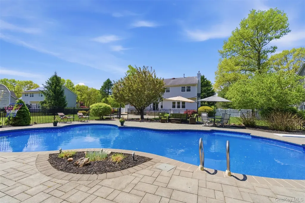 15 Framingham Lane Shoreham NY 11786