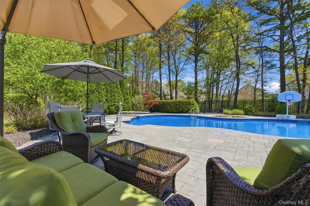 15 Framingham Lane Shoreham NY 11786