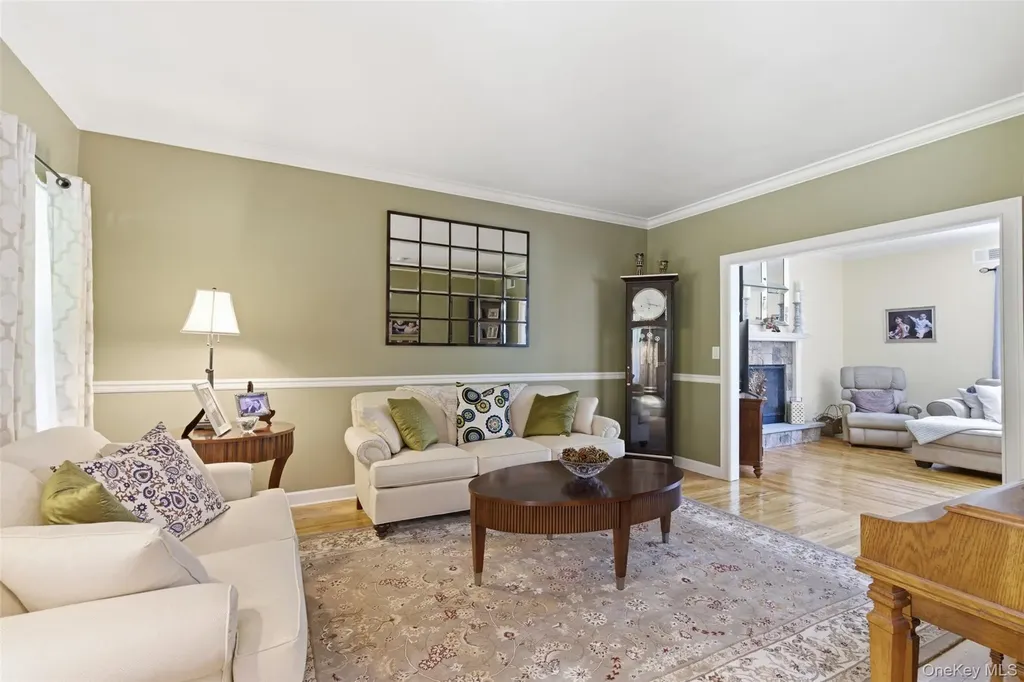 15 Framingham Lane Shoreham NY 11786