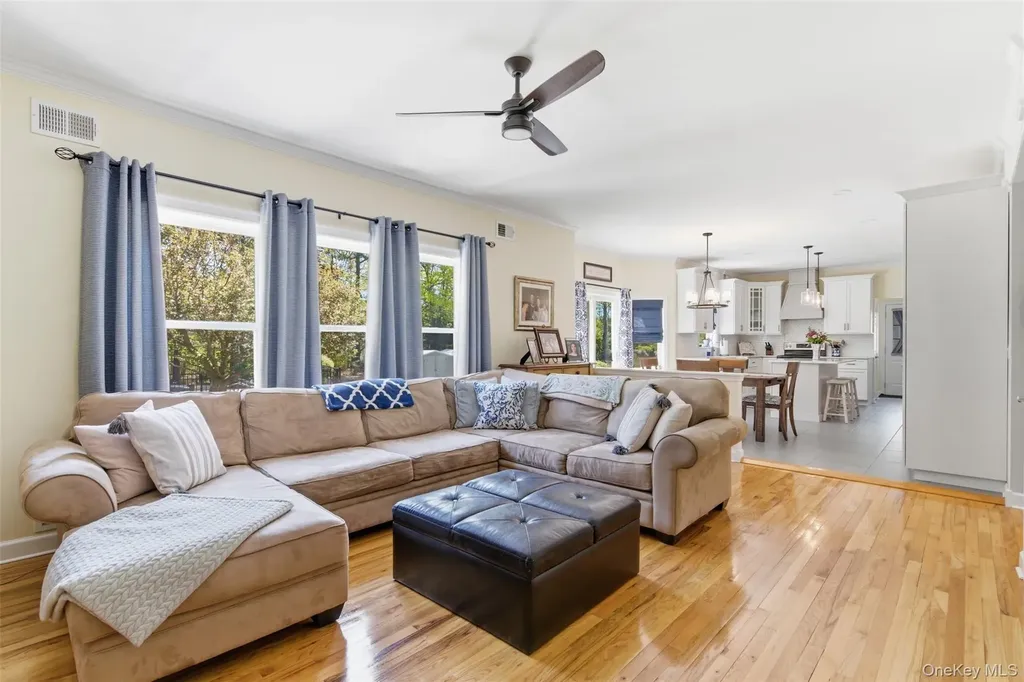 15 Framingham Lane Shoreham NY 11786