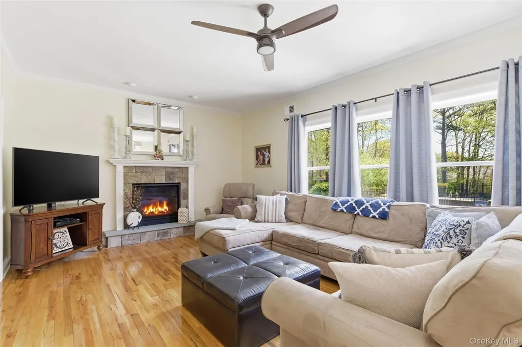 15 Framingham Lane Shoreham NY 11786