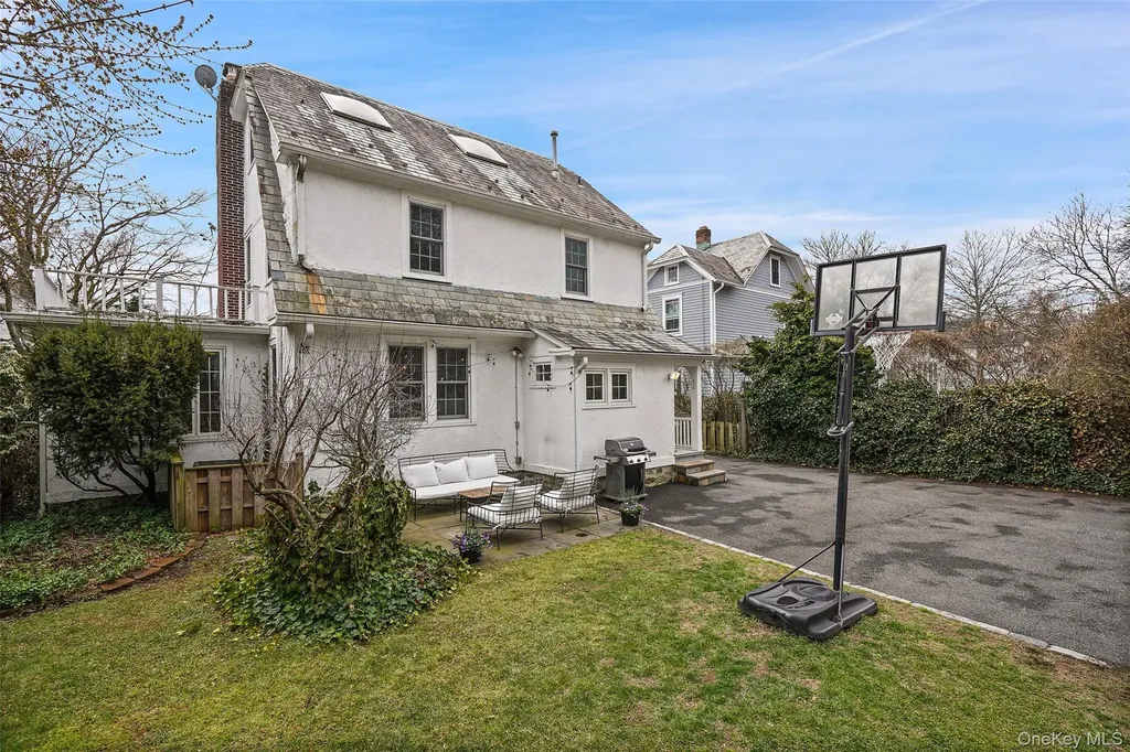 22 Brookdale Place Rye NY 10580