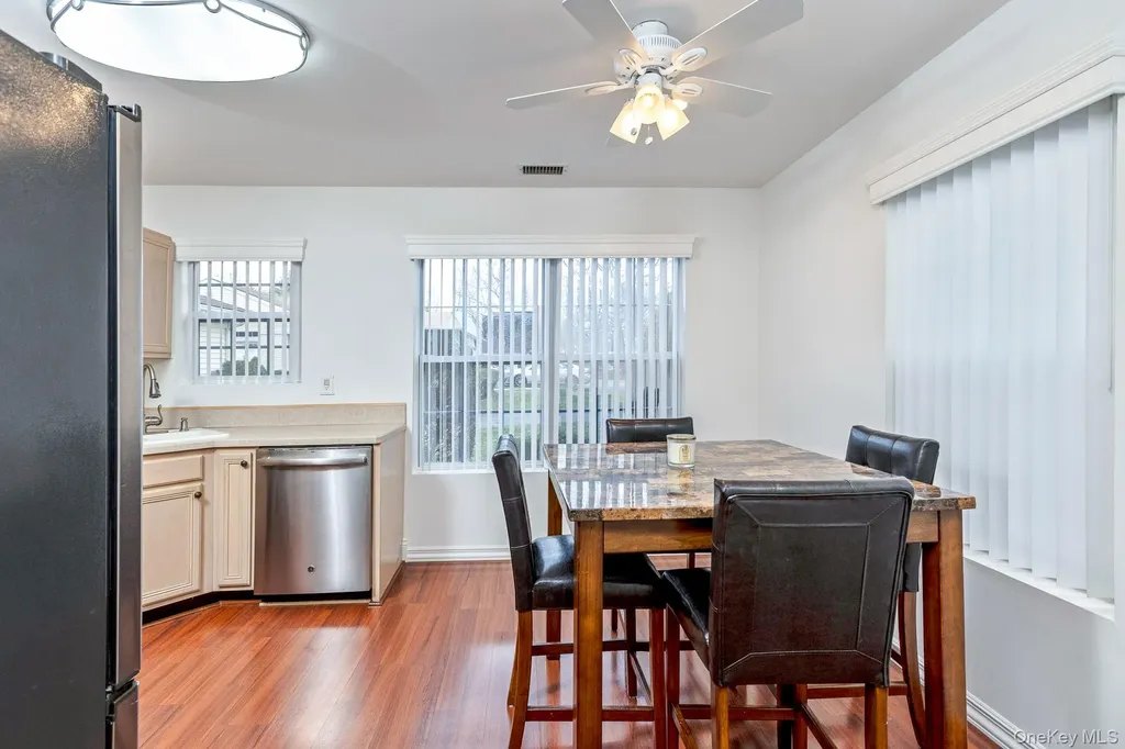 7 Possum Path Coram NY 11727