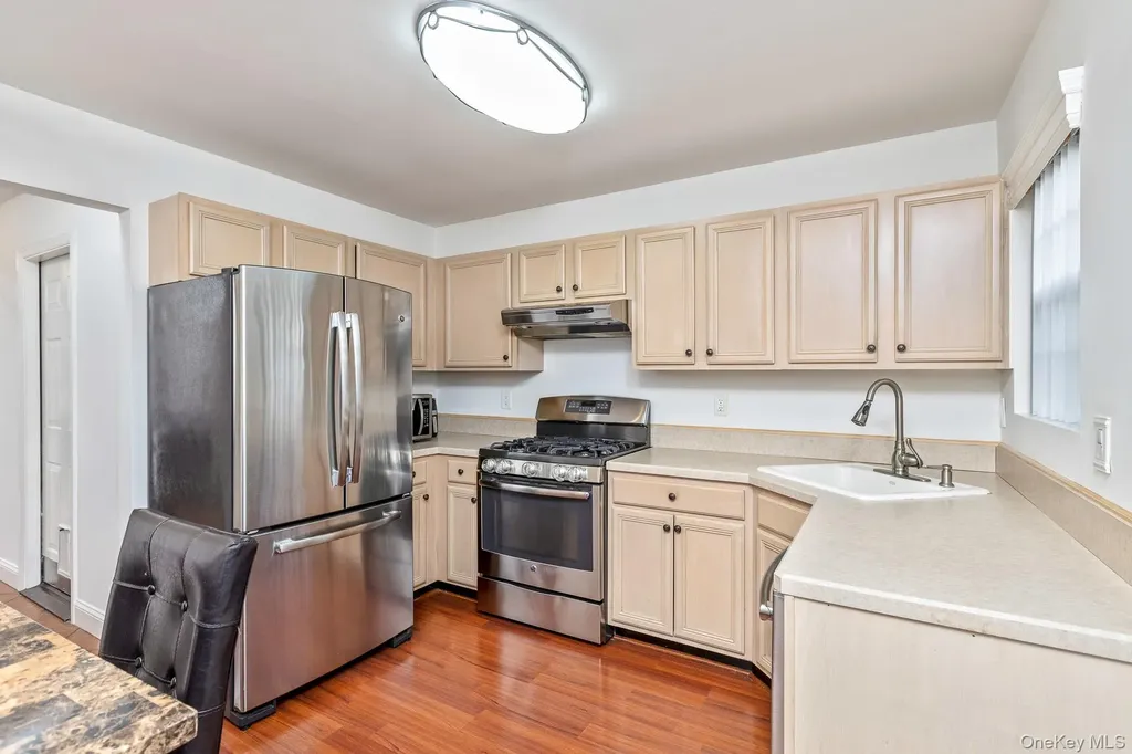 7 Possum Path Coram NY 11727