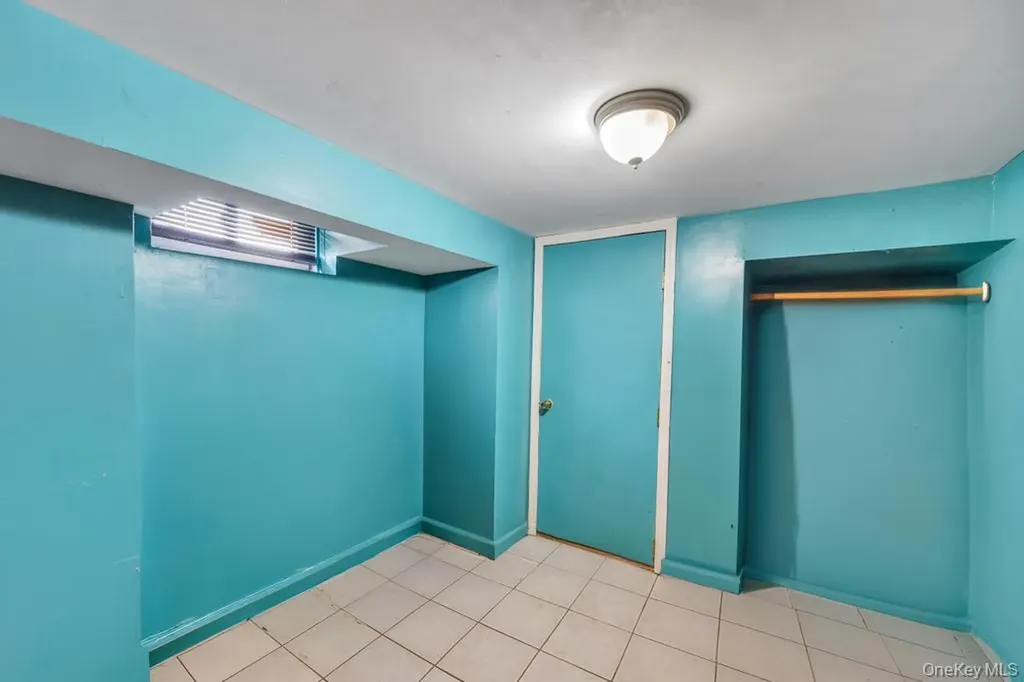 24 Pleasant Avenue Roosevelt NY 11575