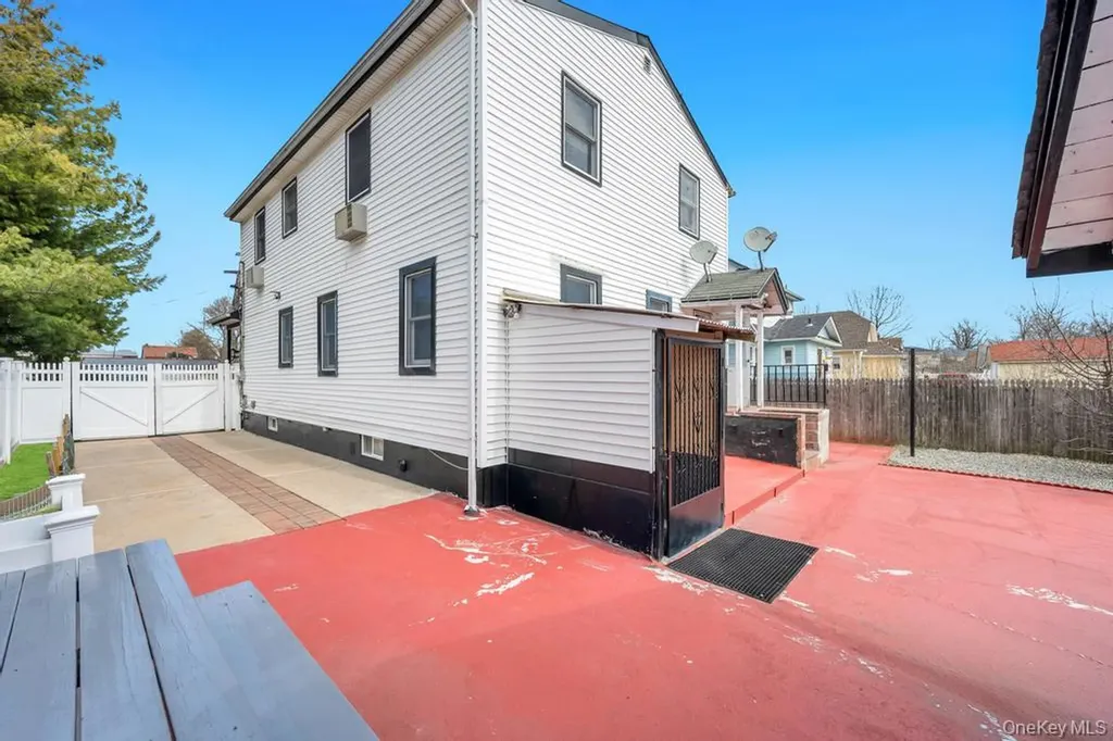 24 Pleasant Avenue Roosevelt NY 11575