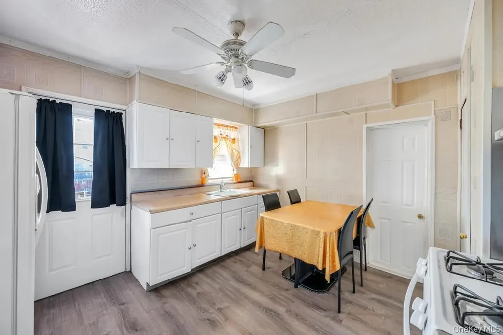 24 Pleasant Avenue Roosevelt NY 11575
