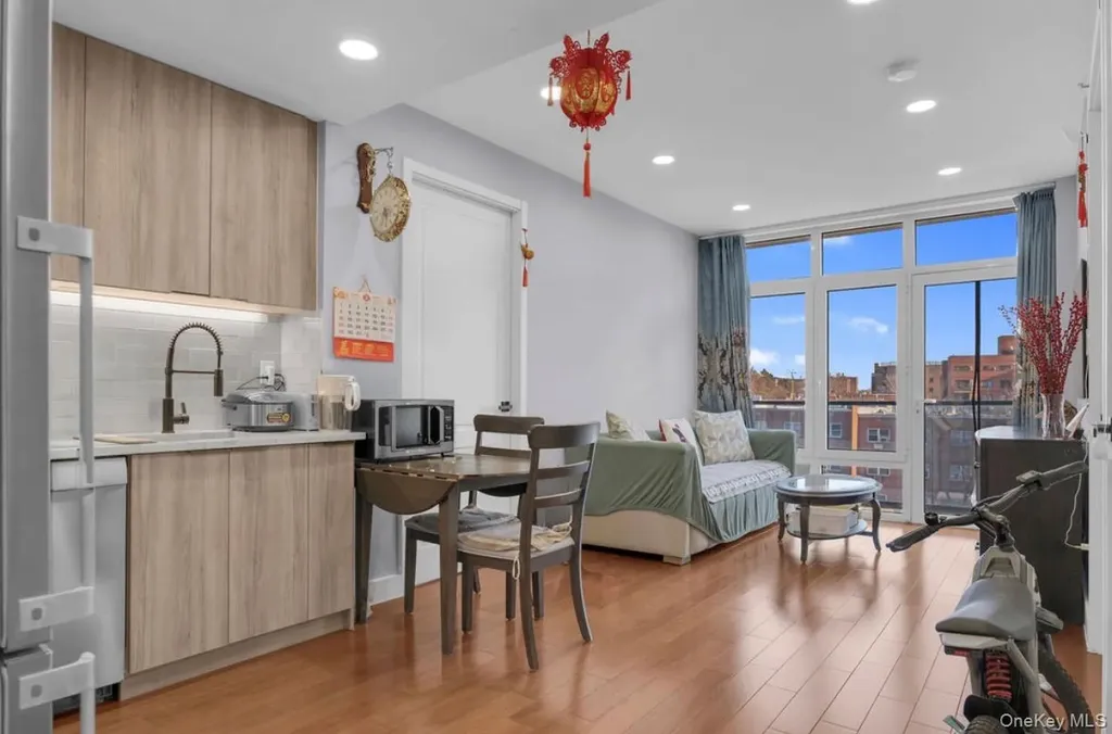 146-17 Northern Boulevard Flushing NY 11354