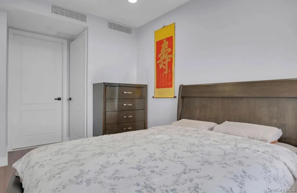 146-17 Northern Boulevard Flushing NY 11354