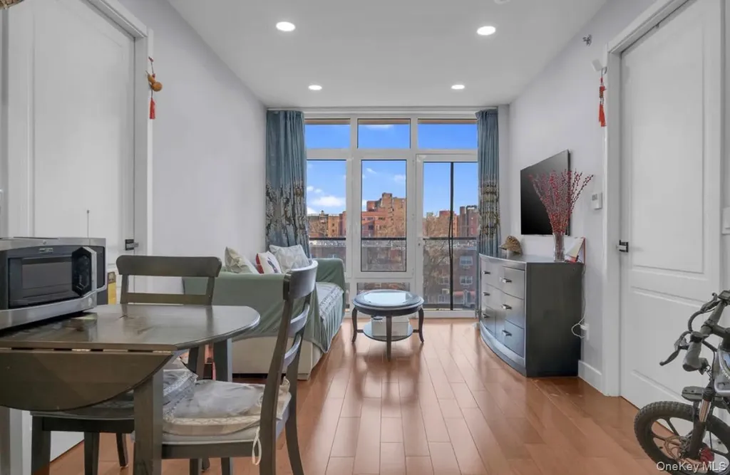 146-17 Northern Boulevard Flushing NY 11354