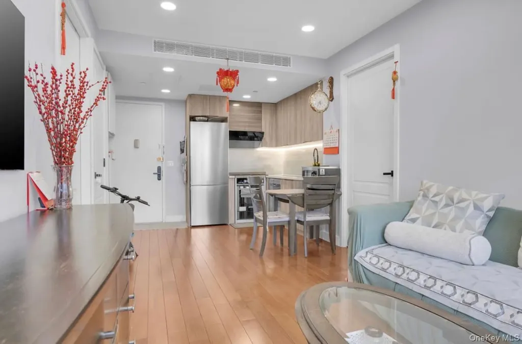 146-17 Northern Boulevard Flushing NY 11354