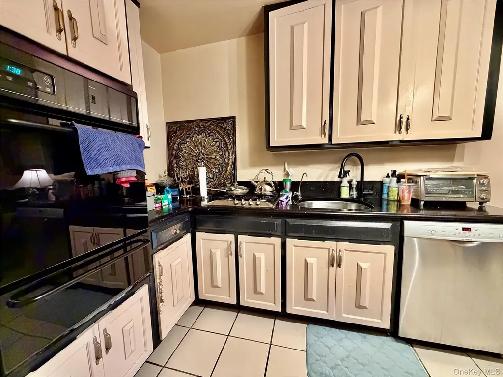 2500 Johnson Avenue Bronx NY 10463