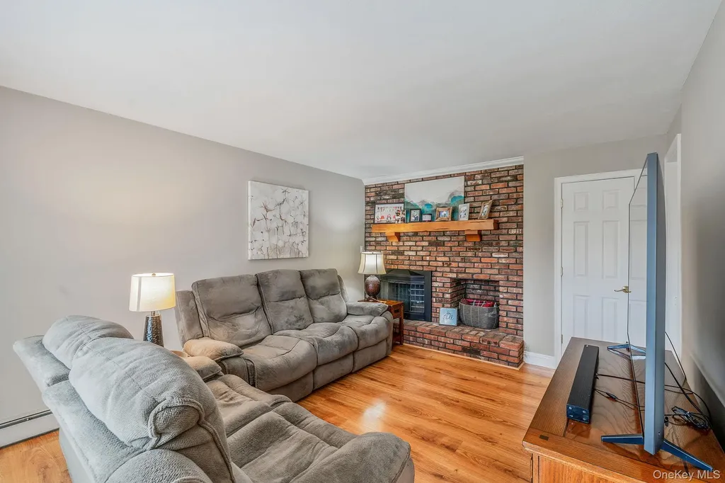 3 Meroke Lane Rocky Point NY 11778