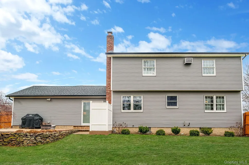 3 Meroke Lane Rocky Point NY 11778