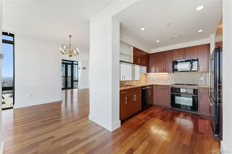 175 Huguenot Street New Rochelle NY 10801