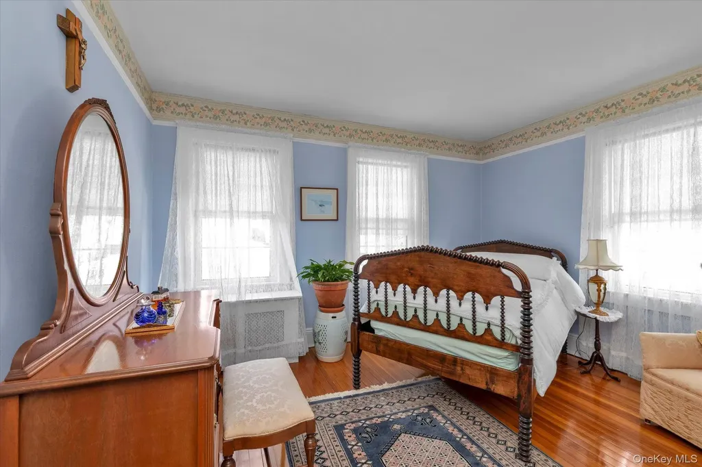 166-15 33rd Avenue Flushing NY 11358