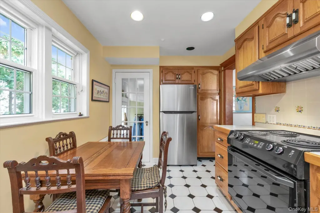 166-15 33rd Avenue Flushing NY 11358