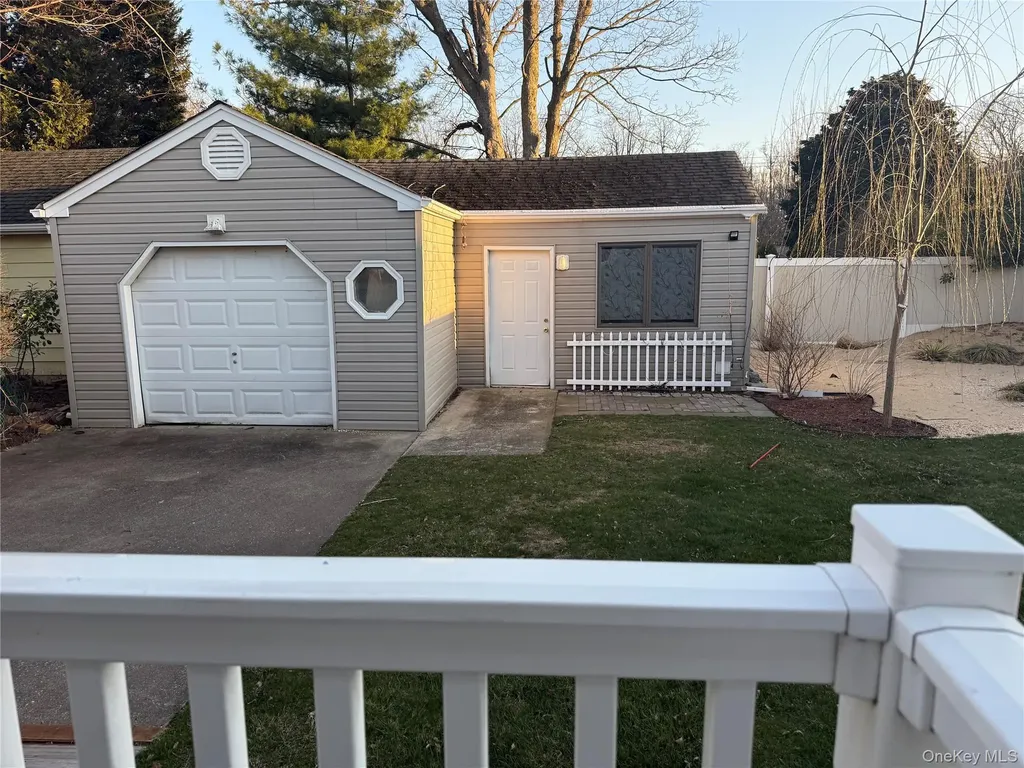 Massapequa NY 11758