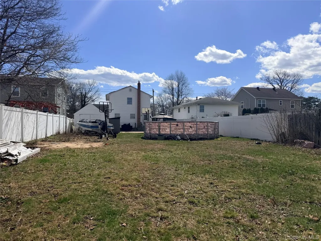 506 48th Street Lindenhurst NY 11757