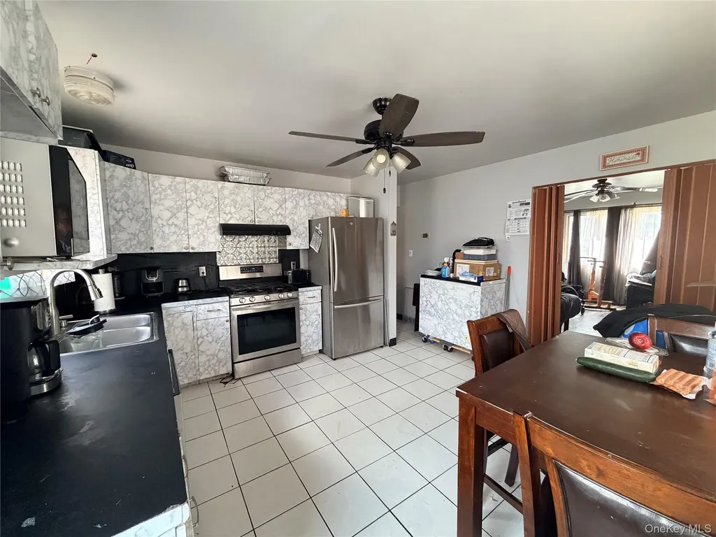 506 48th Street Lindenhurst NY 11757