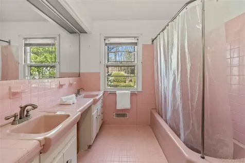 18 Devon Road Bronxville NY 10708