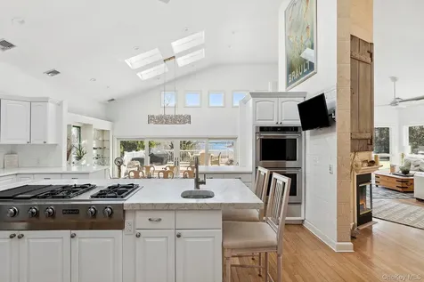 61 Factory Pond Road Locust Valley NY 11560
