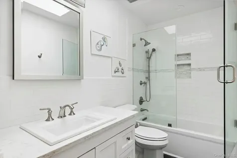 61 Factory Pond Road Locust Valley NY 11560