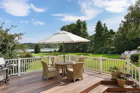 61 Factory Pond Road Locust Valley NY 11560