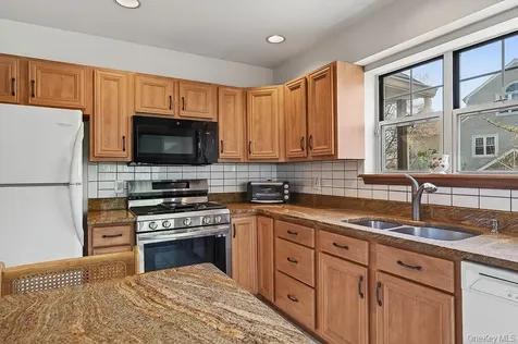 75 W Hartsdale Avenue Hartsdale NY 10530
