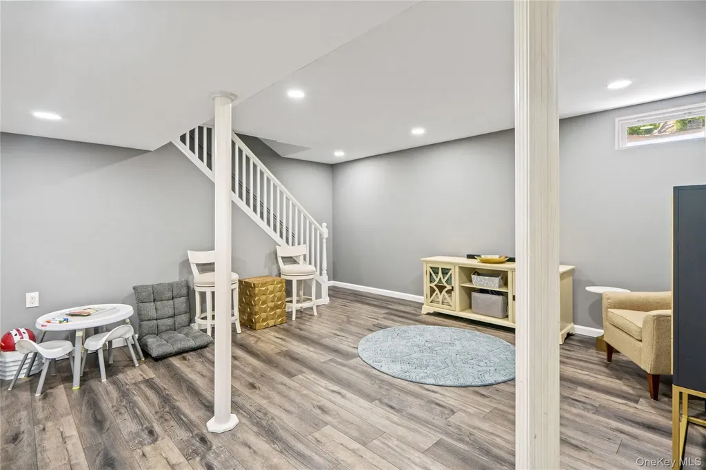 19 Paine Commons Yaphank NY 11980