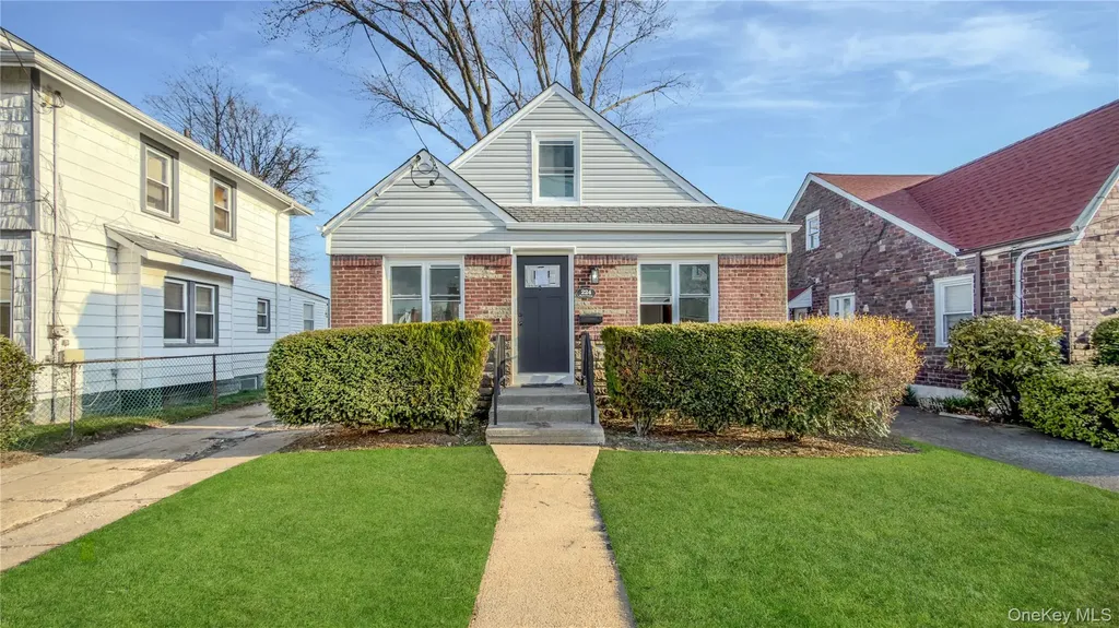 224 Windsor Parkway Hempstead NY 11550