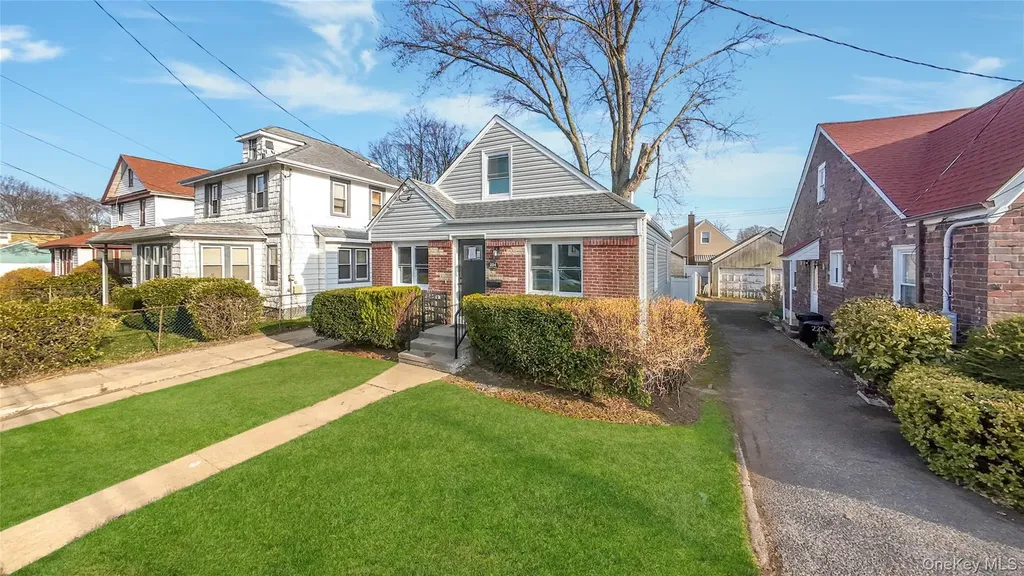 224 Windsor Parkway Hempstead NY 11550