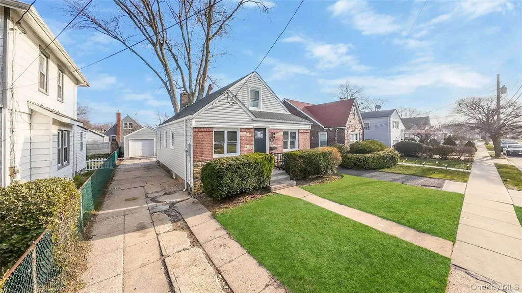 224 Windsor Parkway Hempstead NY 11550