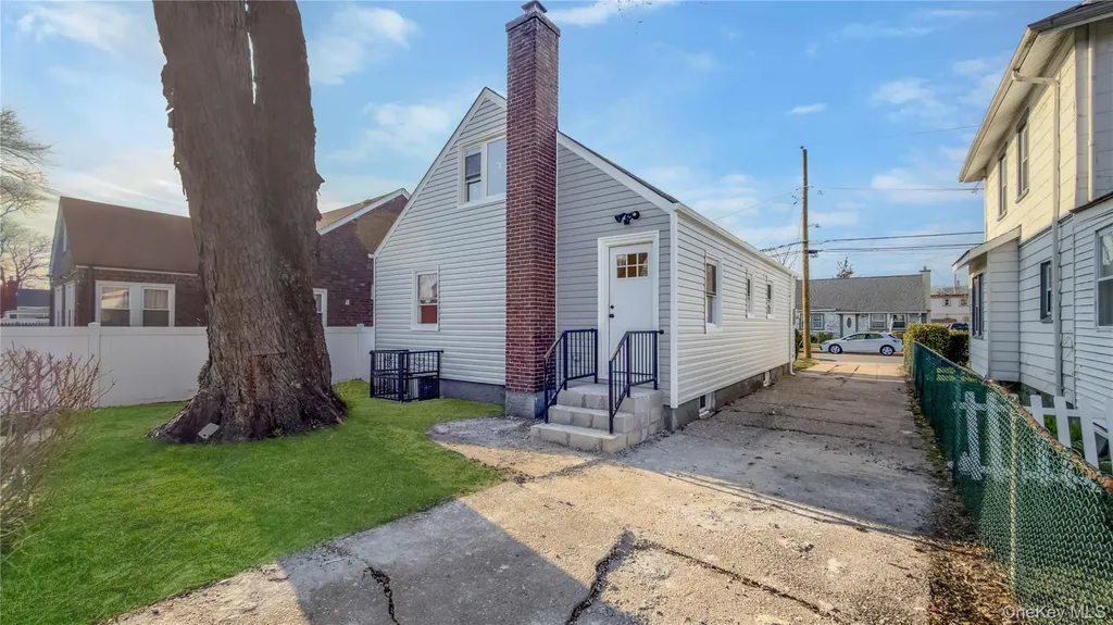 224 Windsor Parkway Hempstead NY 11550