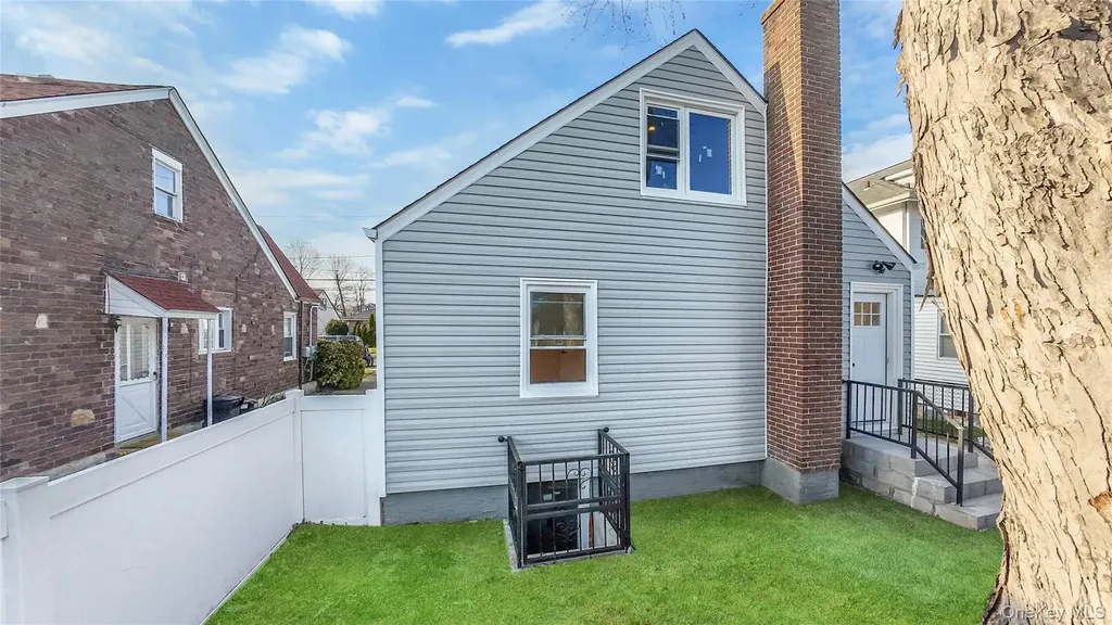 224 Windsor Parkway Hempstead NY 11550