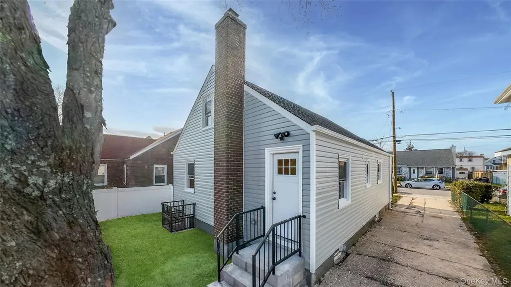 224 Windsor Parkway Hempstead NY 11550