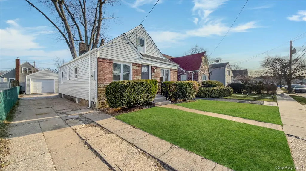 224 Windsor Parkway Hempstead NY 11550