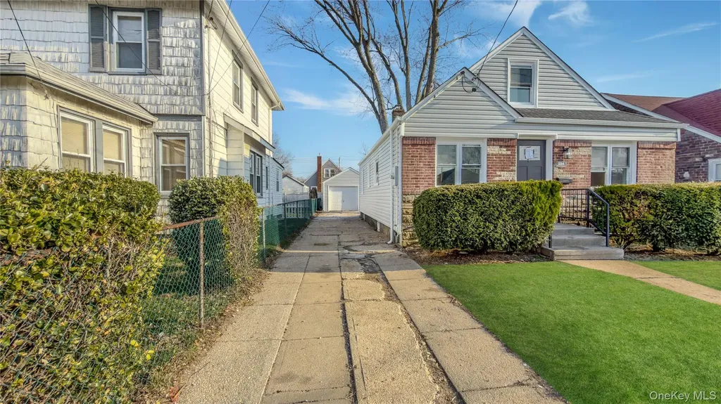 224 Windsor Parkway Hempstead NY 11550