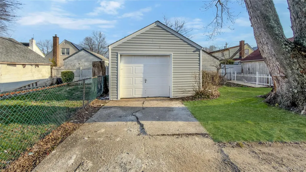 224 Windsor Parkway Hempstead NY 11550