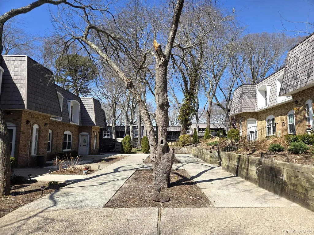 655 Middle Country Coram NY 11727