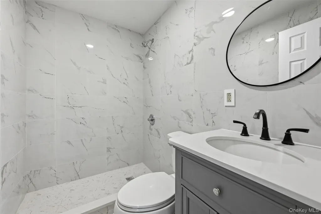 9 Harmony Lane Glen Cove NY 11542