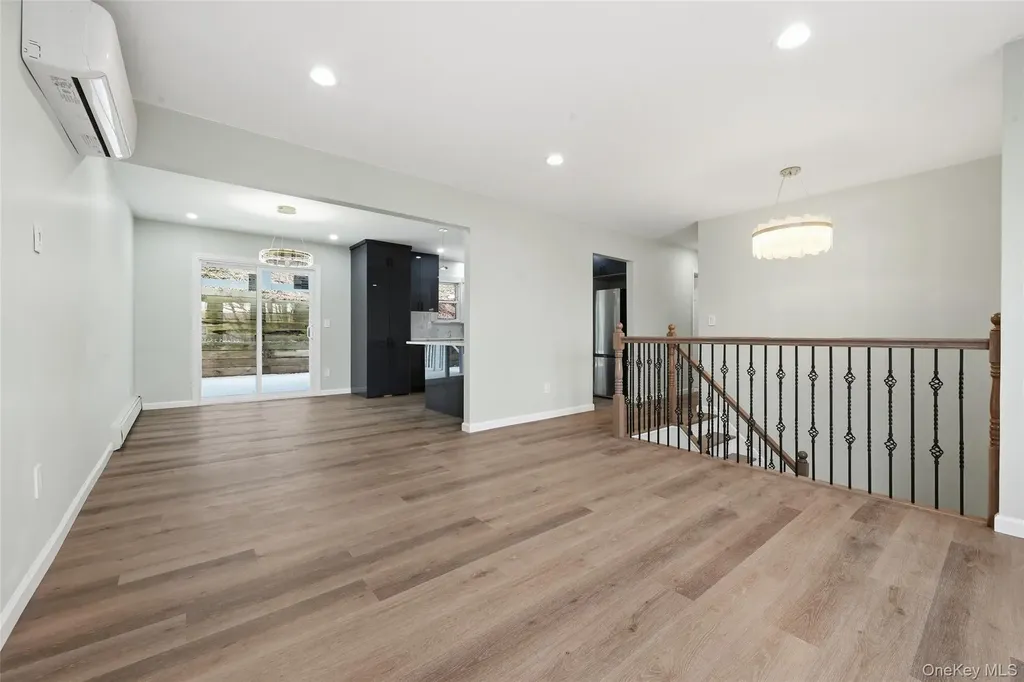 9 Harmony Lane Glen Cove NY 11542